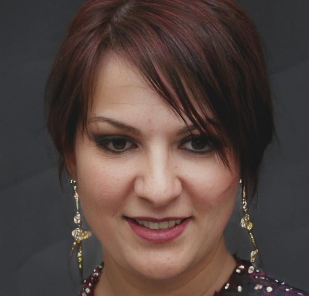 Retrato de Esperanza Morales, especialista en finanzas personales